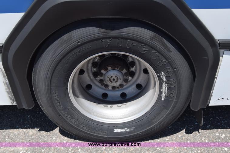 image for item K8602 2002 Gillig C20B096N4 city transit bus