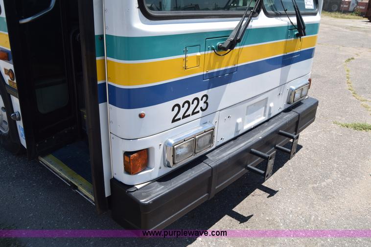 image for item K8602 2002 Gillig C20B096N4 city transit bus