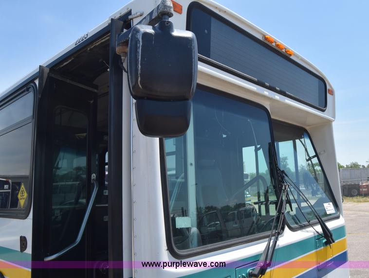 image for item K8602 2002 Gillig C20B096N4 city transit bus