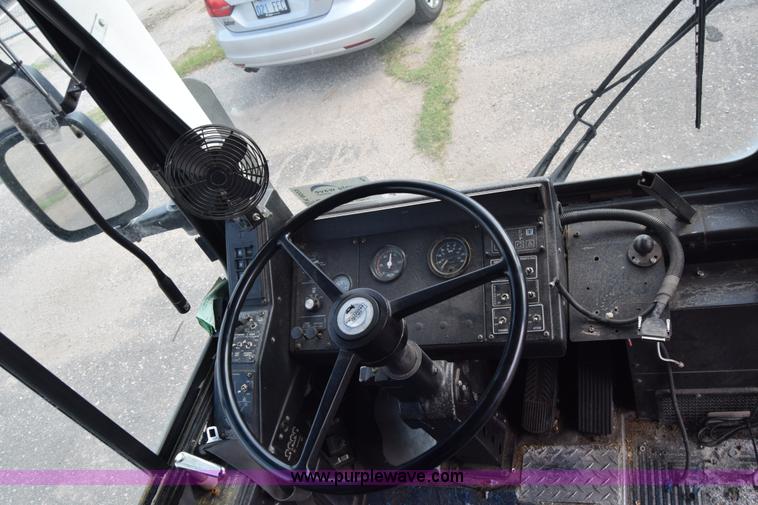 image for item K8603 2002 Gillig C20B096N4 city transit bus