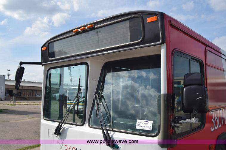 image for item K8603 2002 Gillig C20B096N4 city transit bus