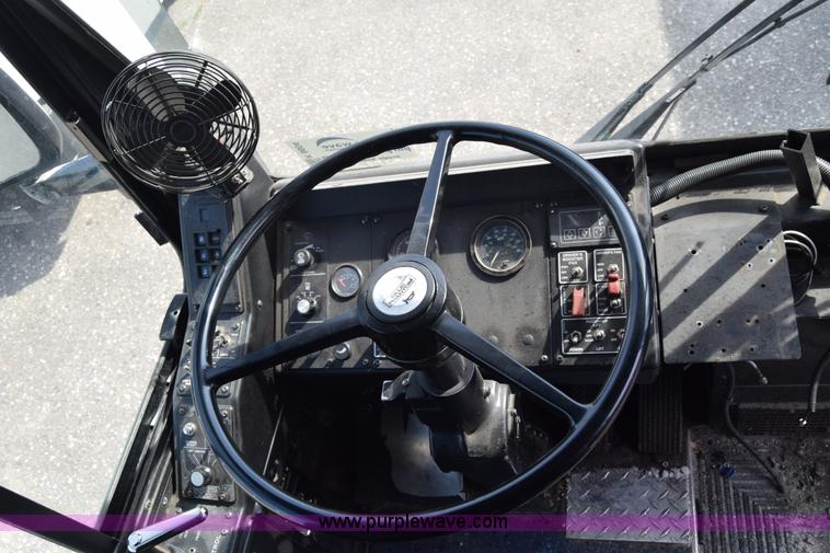 image for item K8604 2002 Gillig C20B096N4 city transit bus