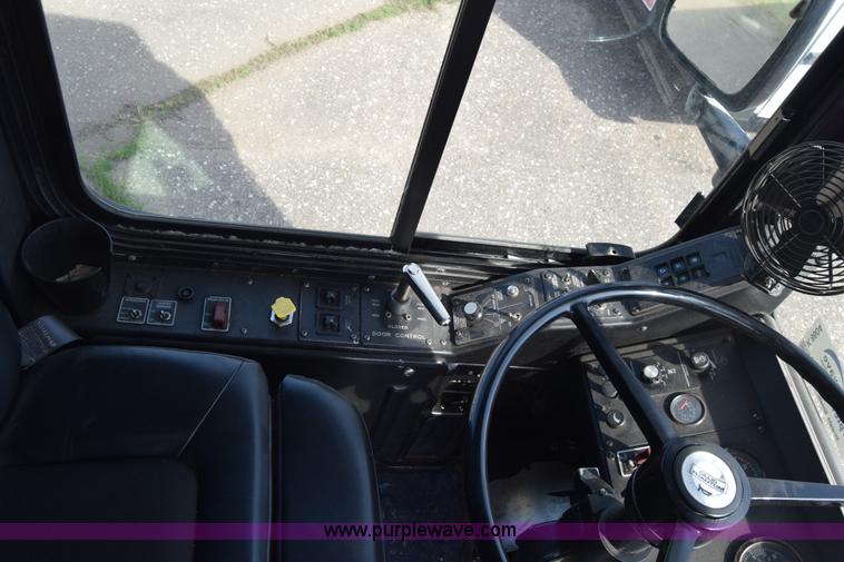 image for item K8604 2002 Gillig C20B096N4 city transit bus