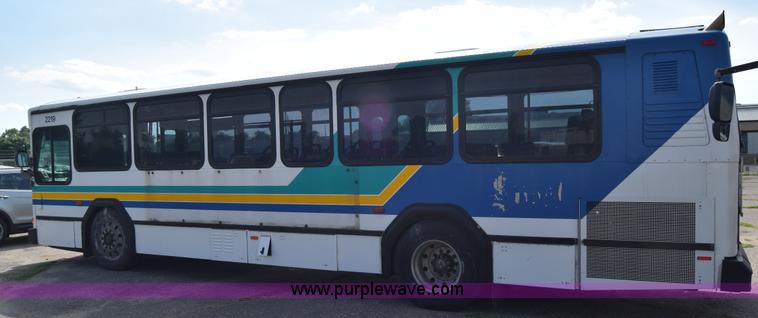 image for item K8605 2002 Gillig C20B096N4 city transit bus