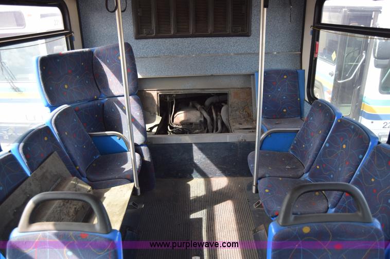 image for item K8605 2002 Gillig C20B096N4 city transit bus