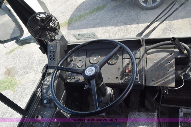 image for item K8605 2002 Gillig C20B096N4 city transit bus