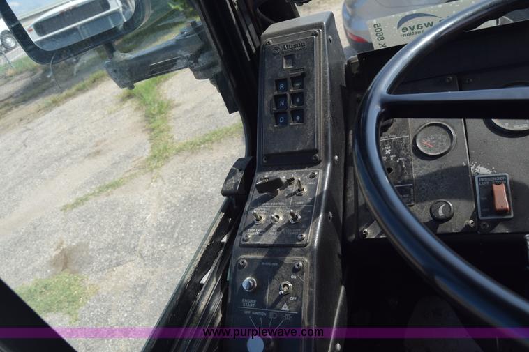 image for item K8605 2002 Gillig C20B096N4 city transit bus