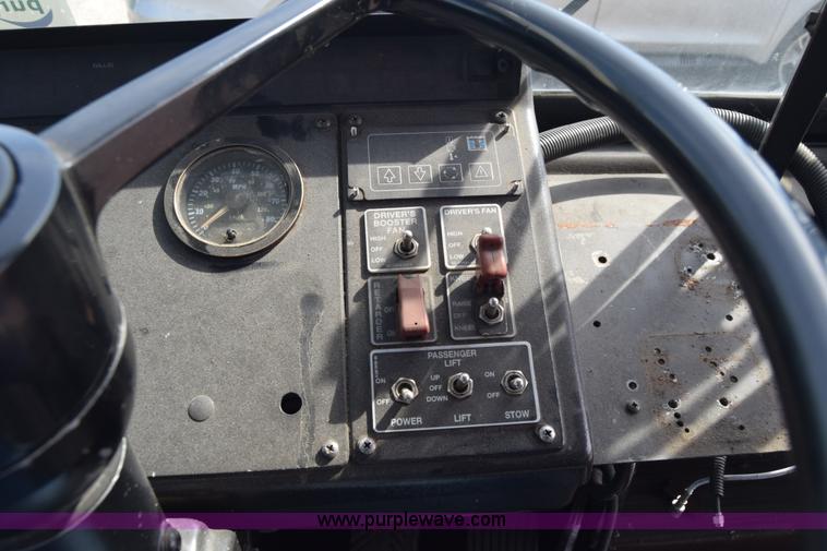 image for item K8605 2002 Gillig C20B096N4 city transit bus