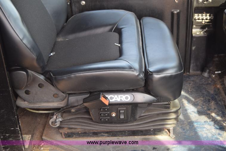 image for item K8605 2002 Gillig C20B096N4 city transit bus