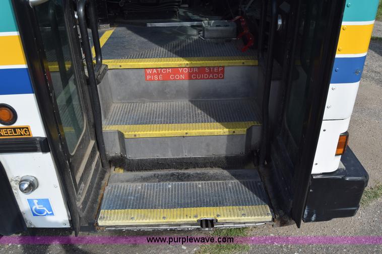 image for item K8605 2002 Gillig C20B096N4 city transit bus