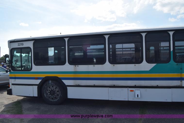 image for item K8605 2002 Gillig C20B096N4 city transit bus