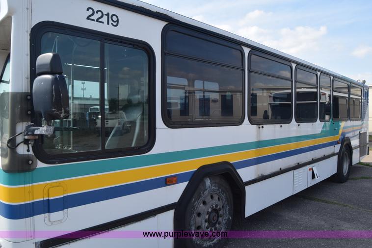 image for item K8605 2002 Gillig C20B096N4 city transit bus