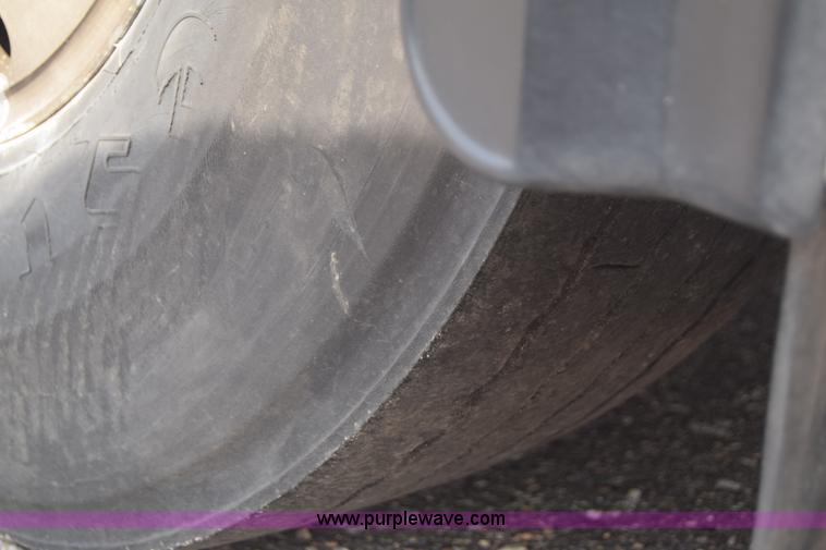 image for item K8605 2002 Gillig C20B096N4 city transit bus