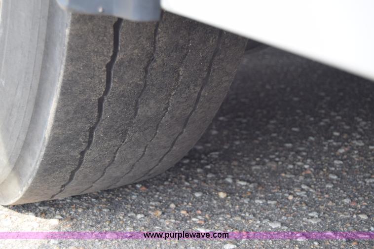 image for item K8605 2002 Gillig C20B096N4 city transit bus