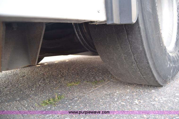 image for item K8605 2002 Gillig C20B096N4 city transit bus