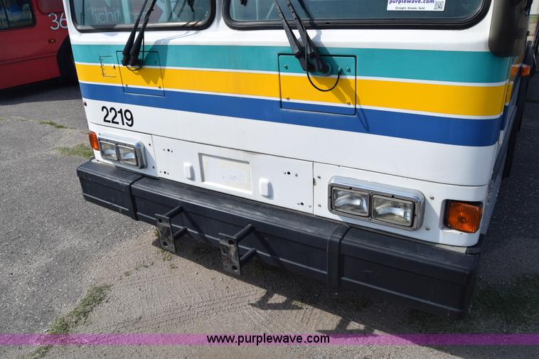 image for item K8605 2002 Gillig C20B096N4 city transit bus