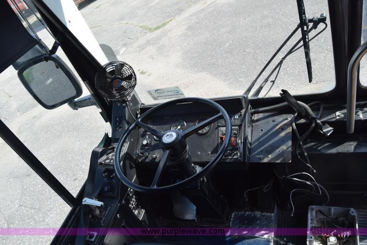 image for item K8606 2002 Gillig C20B096N4 city transit bus