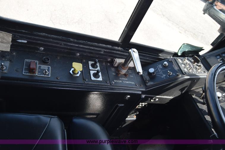 image for item K8606 2002 Gillig C20B096N4 city transit bus