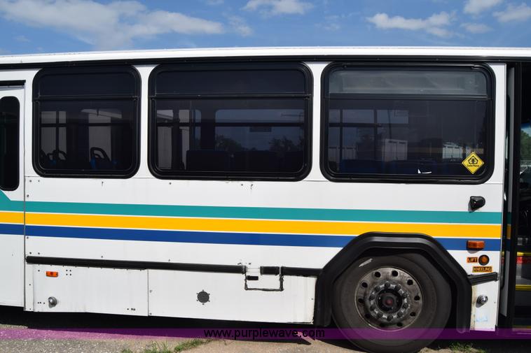 image for item K8606 2002 Gillig C20B096N4 city transit bus