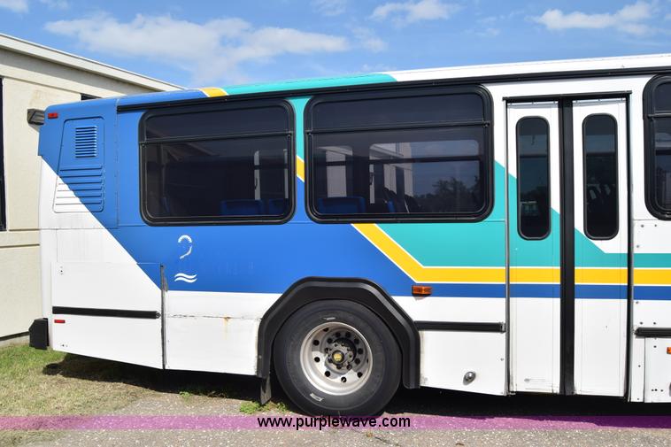 image for item K8606 2002 Gillig C20B096N4 city transit bus