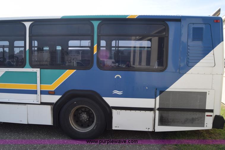 image for item K8606 2002 Gillig C20B096N4 city transit bus