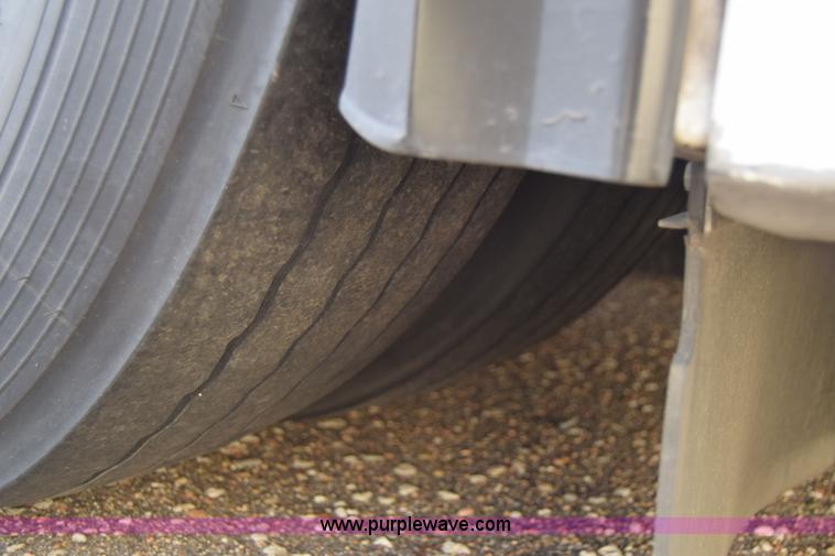 image for item K8606 2002 Gillig C20B096N4 city transit bus