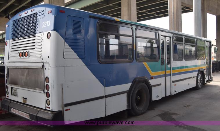 image for item K8607 2002 Gillig C20B096N4 transit bus