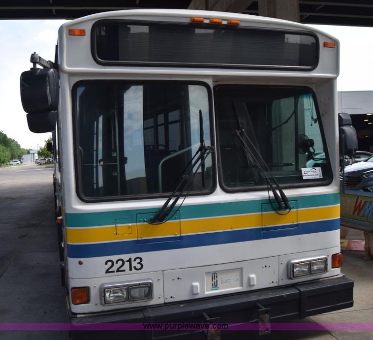 image for item K8607 2002 Gillig C20B096N4 transit bus
