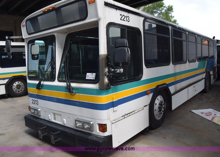 image for item K8607 2002 Gillig C20B096N4 transit bus