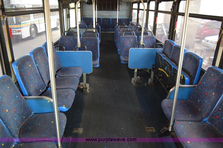 image for item K8607 2002 Gillig C20B096N4 transit bus