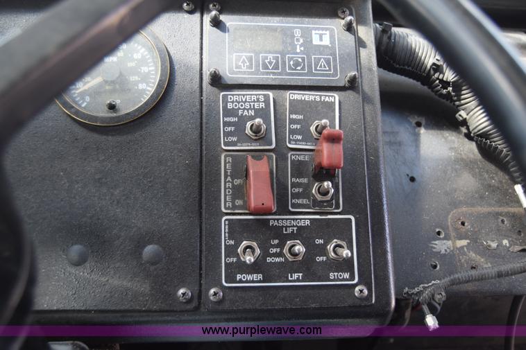 image for item K8607 2002 Gillig C20B096N4 transit bus