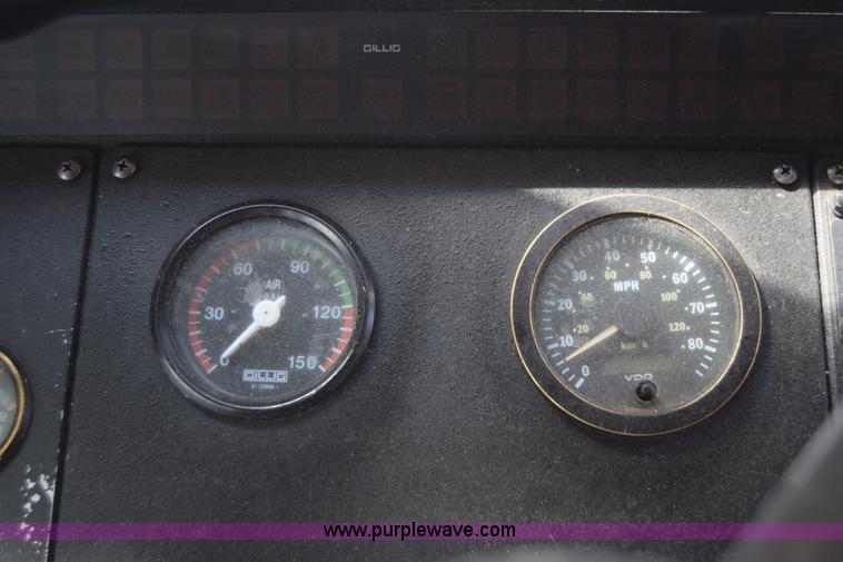 image for item K8607 2002 Gillig C20B096N4 transit bus