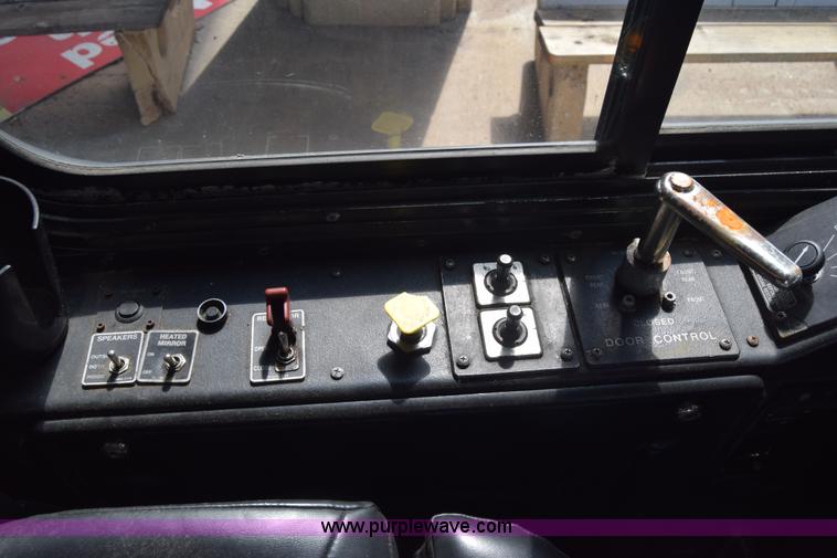 image for item K8607 2002 Gillig C20B096N4 transit bus