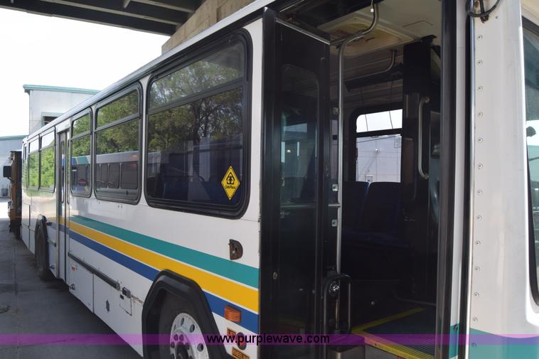 image for item K8607 2002 Gillig C20B096N4 transit bus