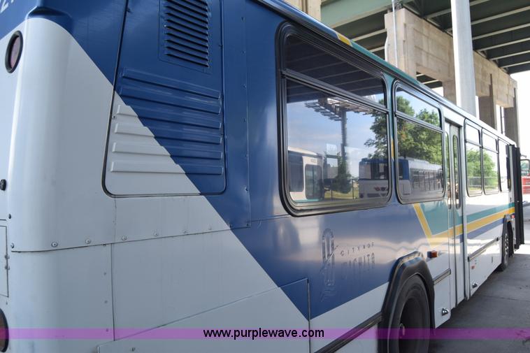 image for item K8607 2002 Gillig C20B096N4 transit bus