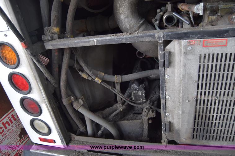 image for item K8607 2002 Gillig C20B096N4 transit bus