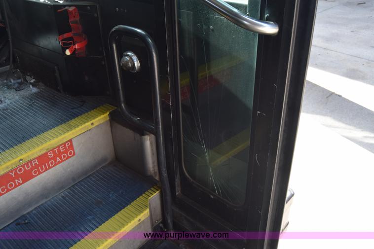 image for item K8607 2002 Gillig C20B096N4 transit bus