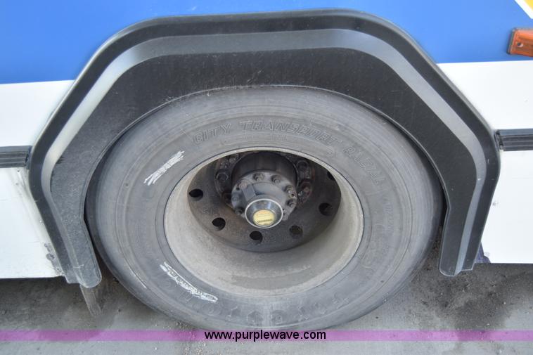 image for item K8607 2002 Gillig C20B096N4 transit bus