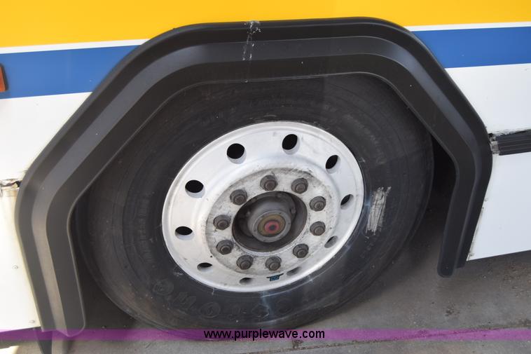 image for item K8607 2002 Gillig C20B096N4 transit bus