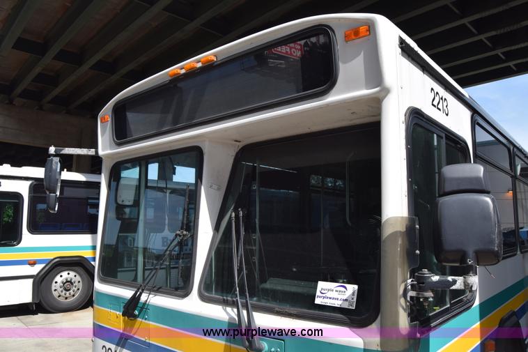 image for item K8607 2002 Gillig C20B096N4 transit bus