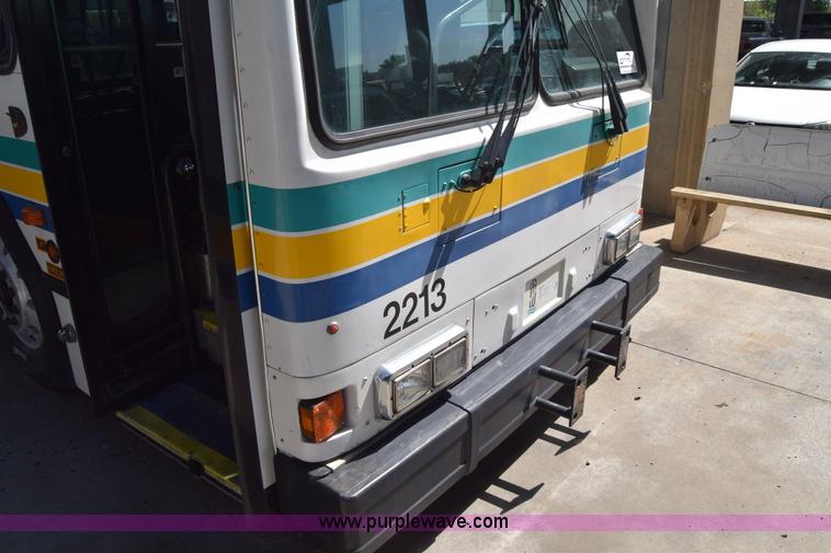 image for item K8607 2002 Gillig C20B096N4 transit bus