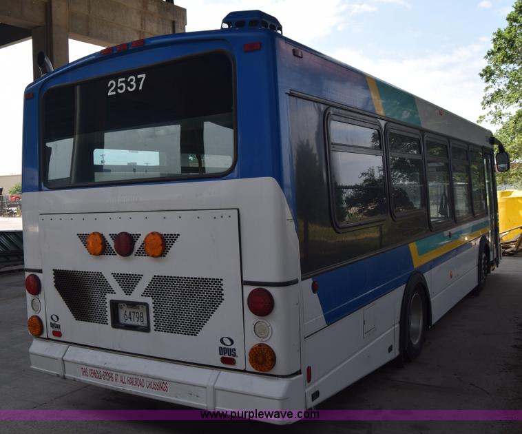 image for item K8608 2005 Optima LFB-29 transit bus