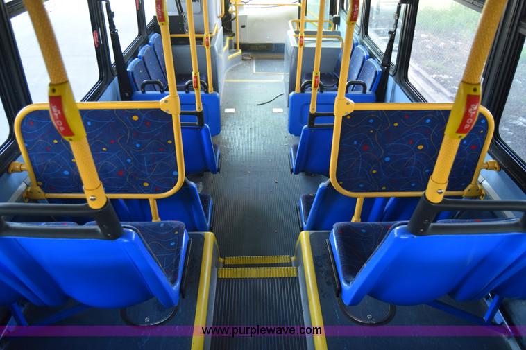 image for item K8608 2005 Optima LFB-29 transit bus