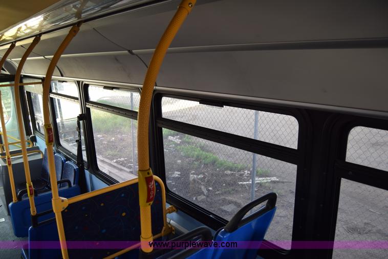 image for item K8608 2005 Optima LFB-29 transit bus