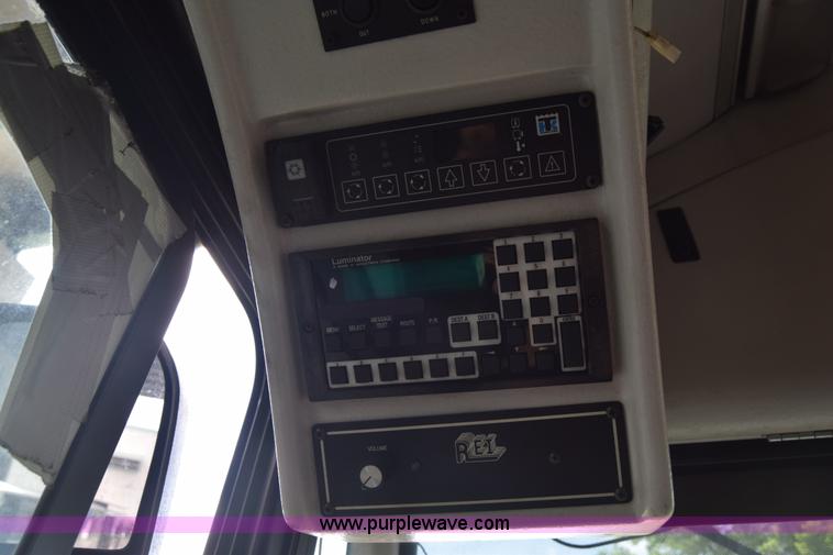 image for item K8608 2005 Optima LFB-29 transit bus