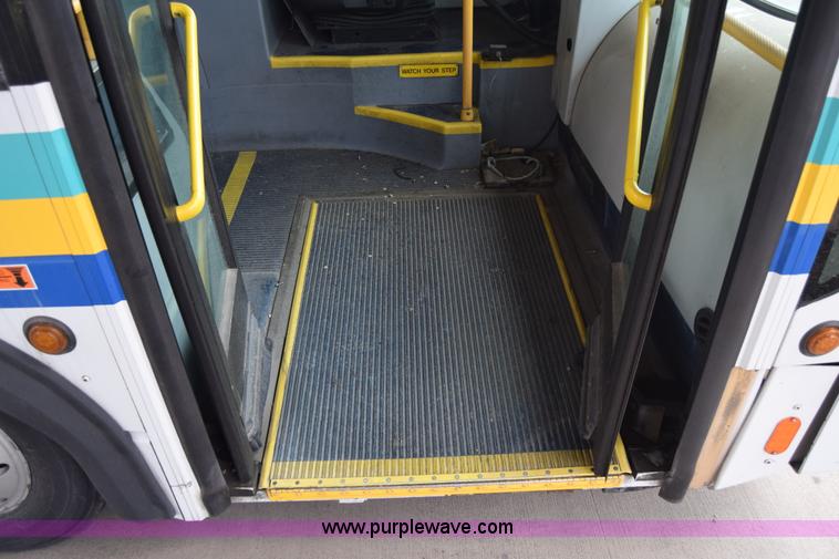 image for item K8608 2005 Optima LFB-29 transit bus