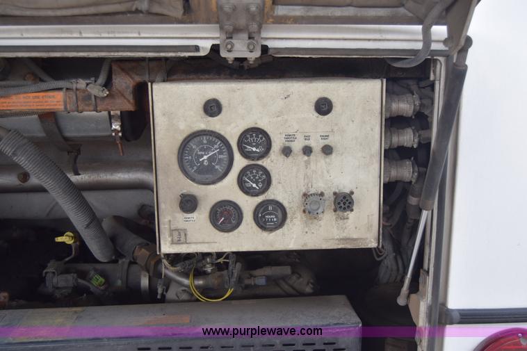 image for item K8608 2005 Optima LFB-29 transit bus