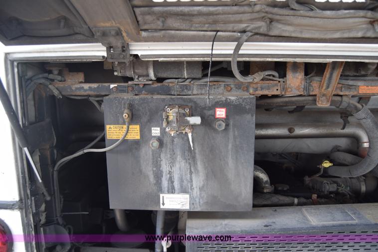 image for item K8608 2005 Optima LFB-29 transit bus