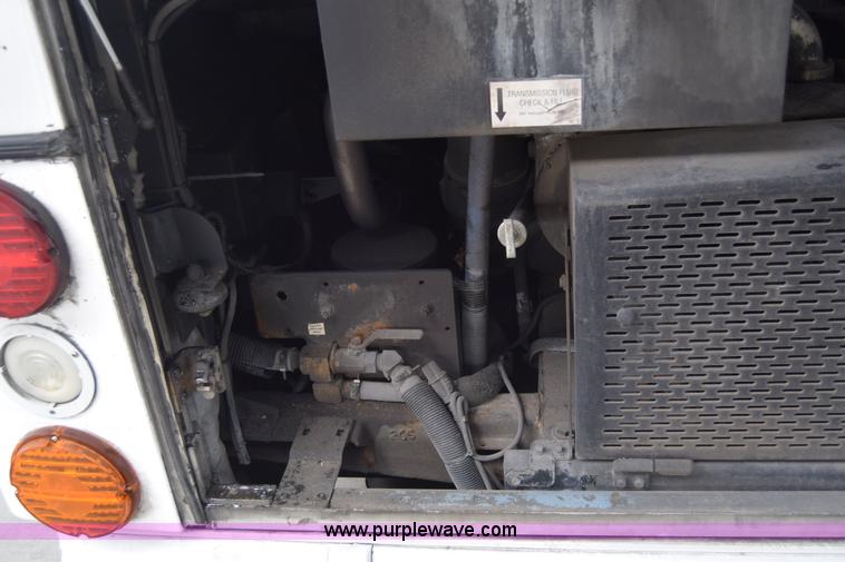 image for item K8608 2005 Optima LFB-29 transit bus