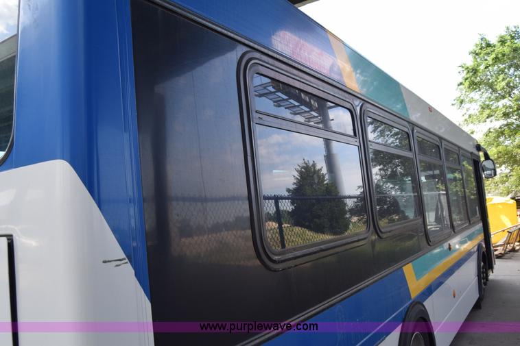 image for item K8608 2005 Optima LFB-29 transit bus